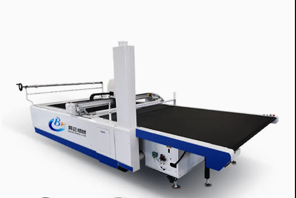 Fabric cutting machine